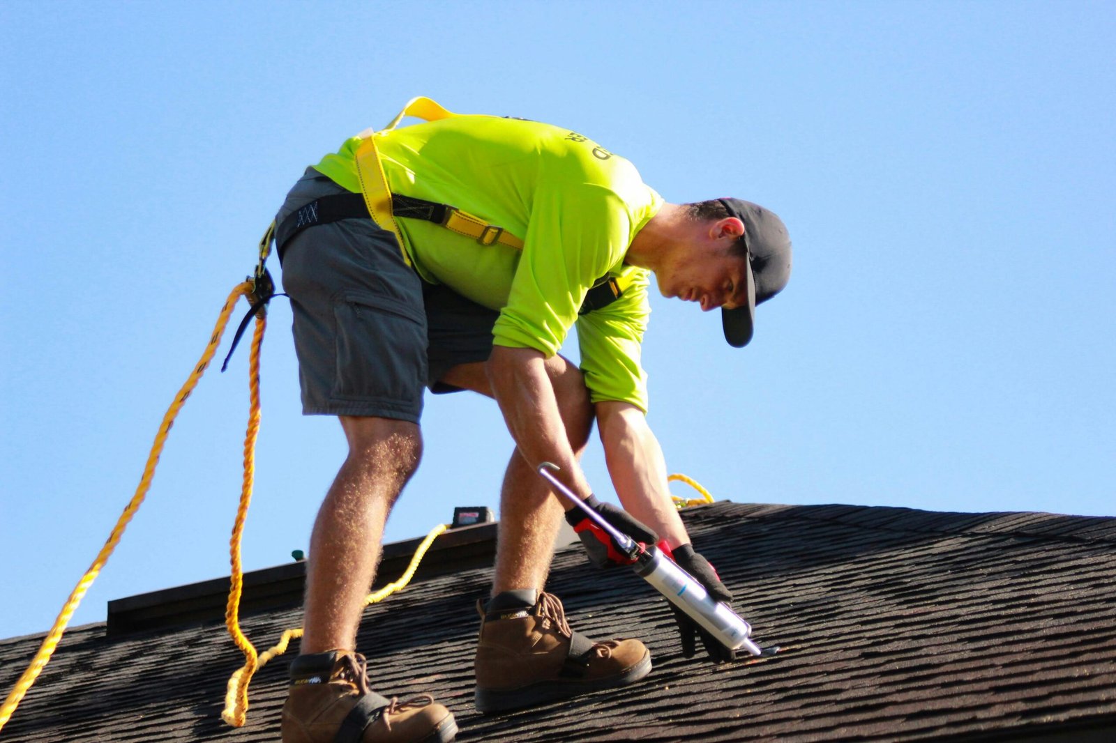 Choosing the Right Roofing Contractors in Gurgaon